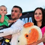 Олена Ломаченко: історія спортсменки, дружини чемпіона і мами трьох дітей