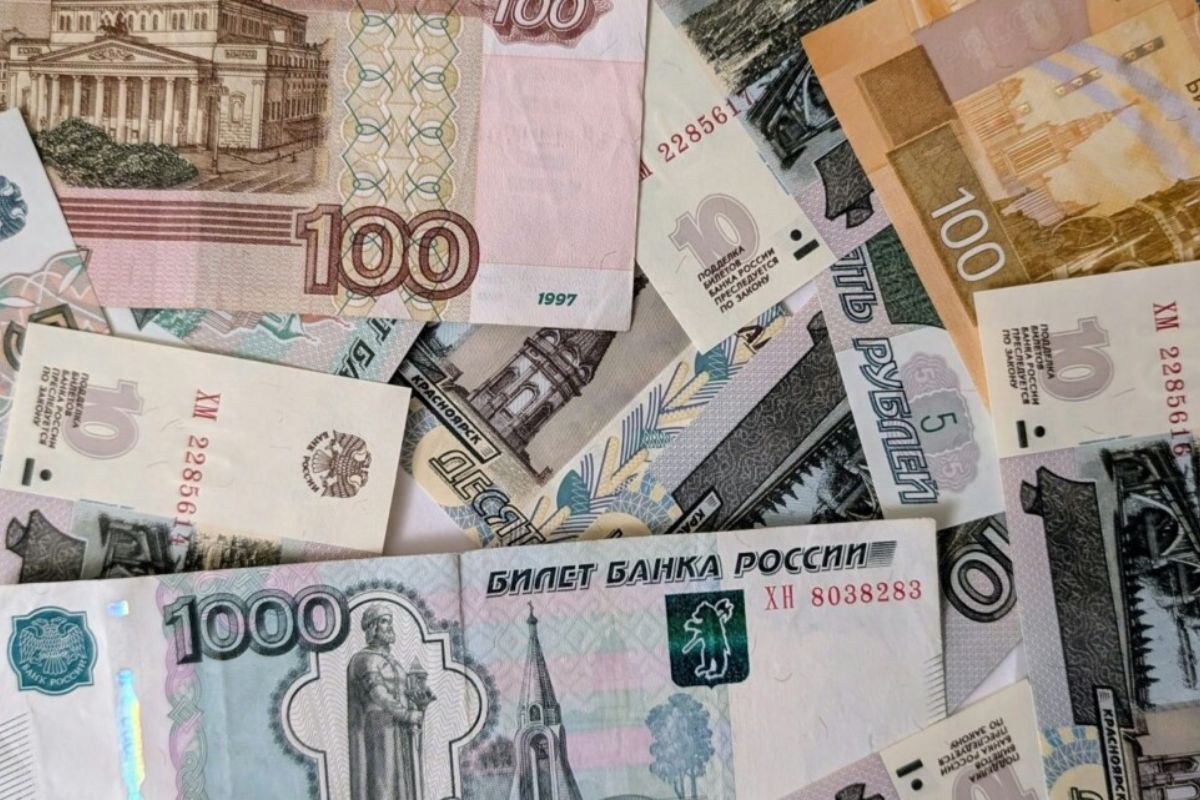 РФ витратила на війну рекордні 10,7 трлн рублів за пів року ᐉ 2000 UA