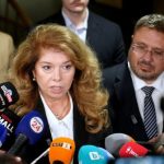 Йотова лідирує у першому турі виборів у Болгарії